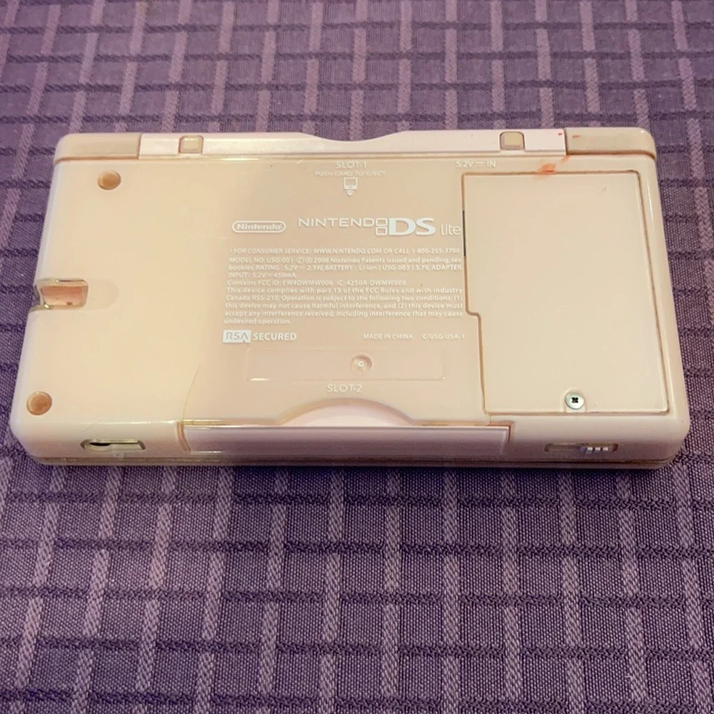 Nintendo DS lite bundle pink console pen wall charger car charger carrying case